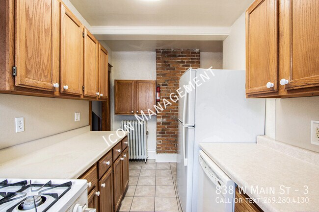 Foto del edificio - 838 W Main St