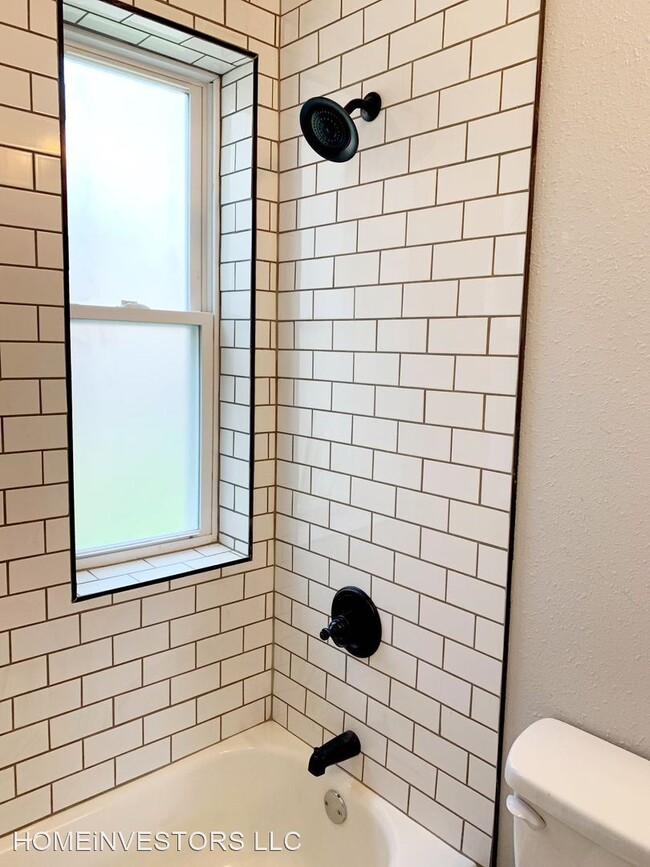 Foto del edificio - 3 br, 1 bath House - 103 W Acton