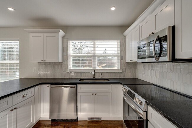 Foto del edificio - Charming 3 Bed Rancher