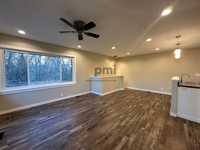 Foto del edificio - 1506 Rumely St