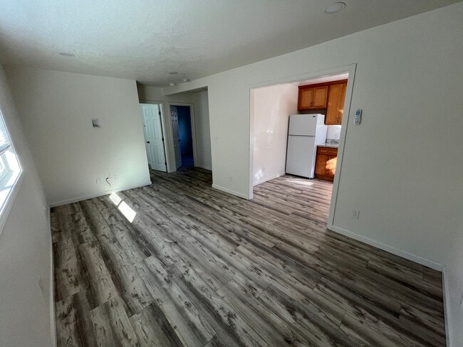 Building Photo - BEAUTIFUL DETACHED ADU WITH AC, NEW APPLIANCES, PRIVATE ENTRANCE, UPDATED KITCHEN AND MORE!!!