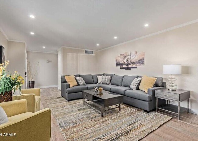 Foto del edificio - 8737 E Sage Dr
