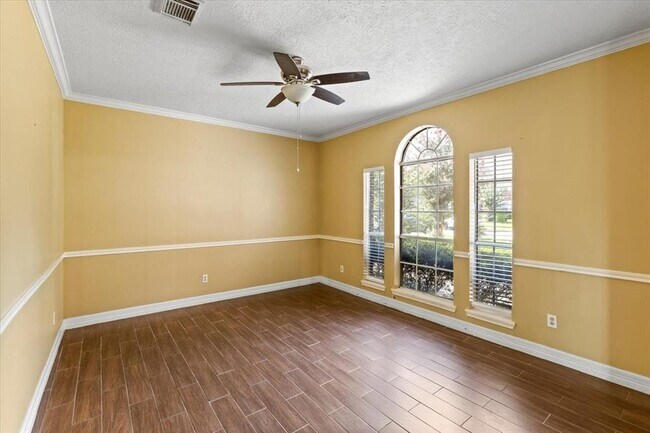 Foto del edificio - 6807 Elmscott Dr
