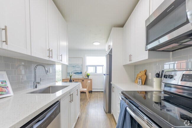 1BR, 1BA - Cuisine - 718 Lawrence