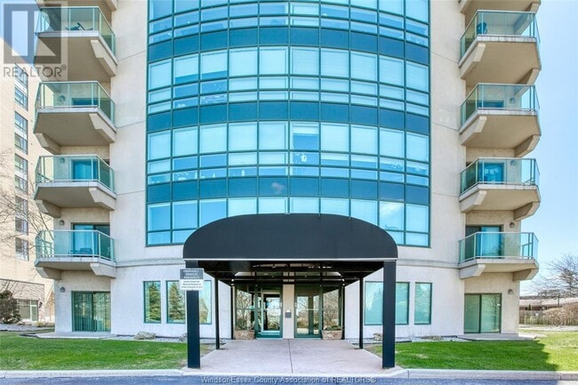 Building Photo - 4789 Riverside Dr E