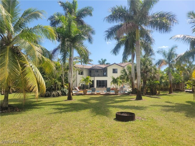 Foto del edificio - 5259 Myrtle Ln