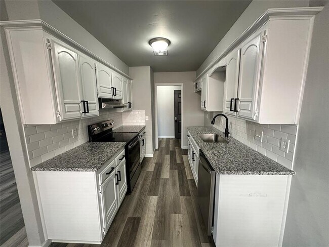 Building Photo - 941 Cooper Ln