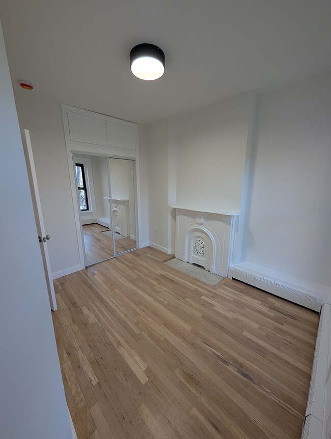 Foto del edificio - 161 Gates Ave