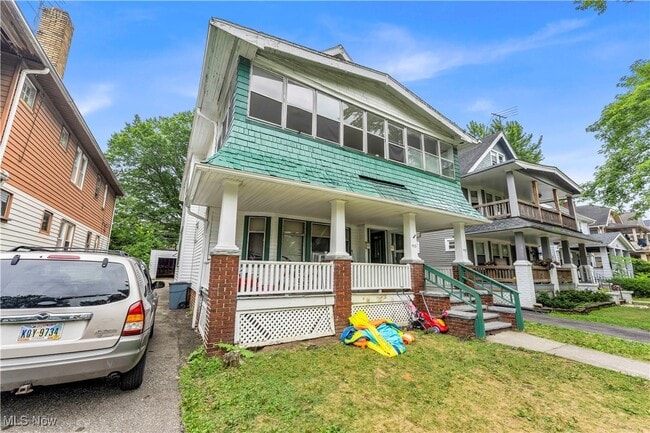 Building Photo - 915 Helmsdale Rd