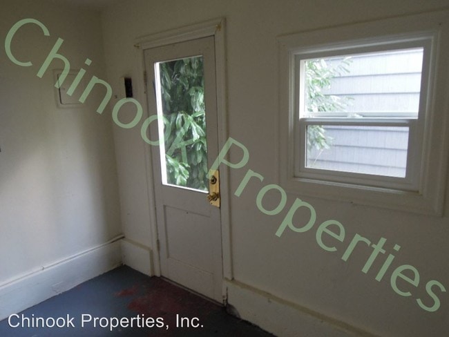 Building Photo - 2273 Friendly St