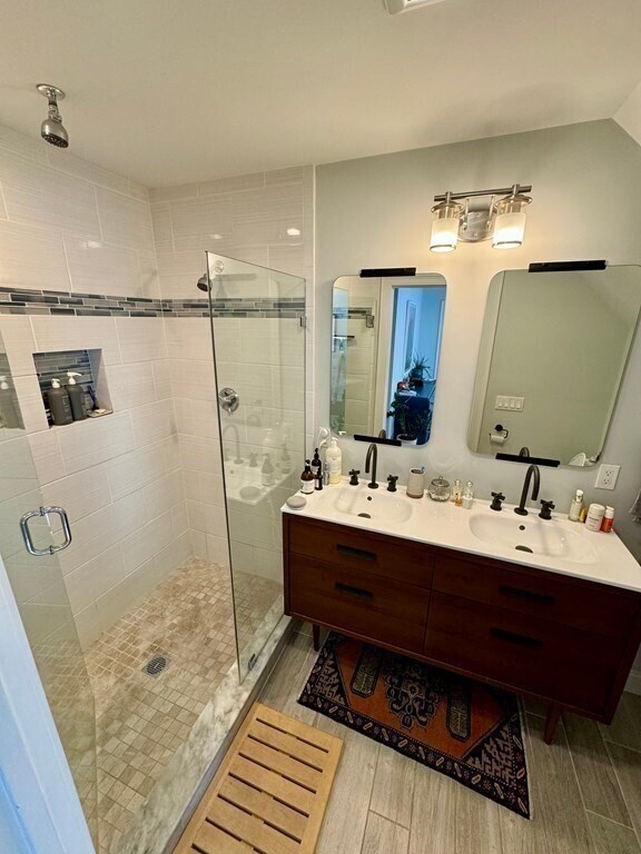 Pictures are representative samples of the advertised unit. In some cases, the actual units you tour - 122 Hudson St