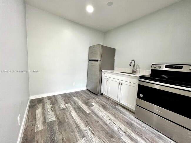 Foto del edificio - 808 NW 7th Terrace