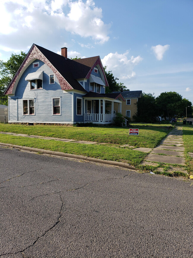 Building Photo - 501 N 11th St