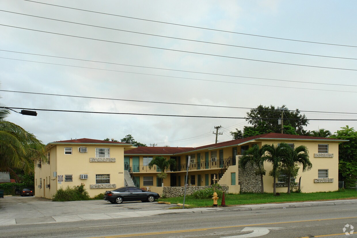 Building Photo - 2000 Ludlam Rd