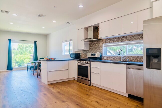 Foto del edificio - 606 N Harvard Blvd