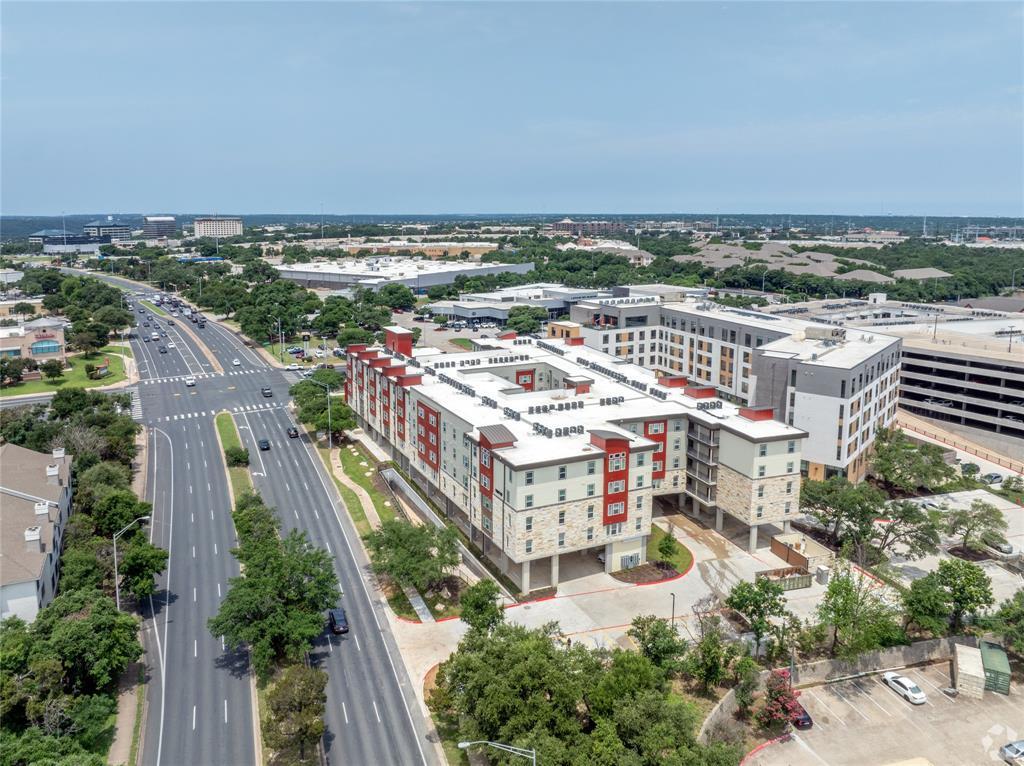 Foto principal - 10010 N Capital of Texas Hwy
