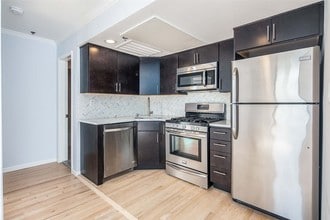 Building Photo - 457 2nd St