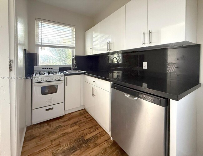 Foto del edificio - 315 W 28th St
