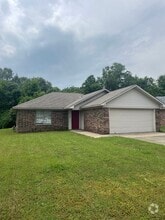 Building Photo - 2555 Winchester Dr