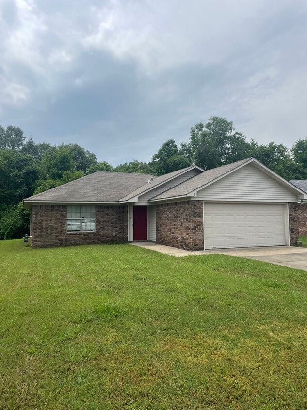 Primary Photo - Home for Rent!