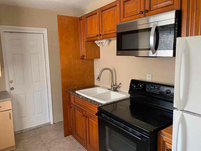 Foto del edificio - 2720 NW 13th St