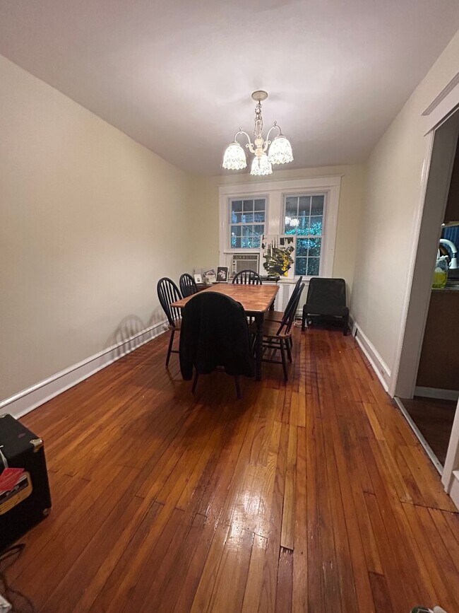 Foto del edificio - 3 Bedroom Manayunk Home