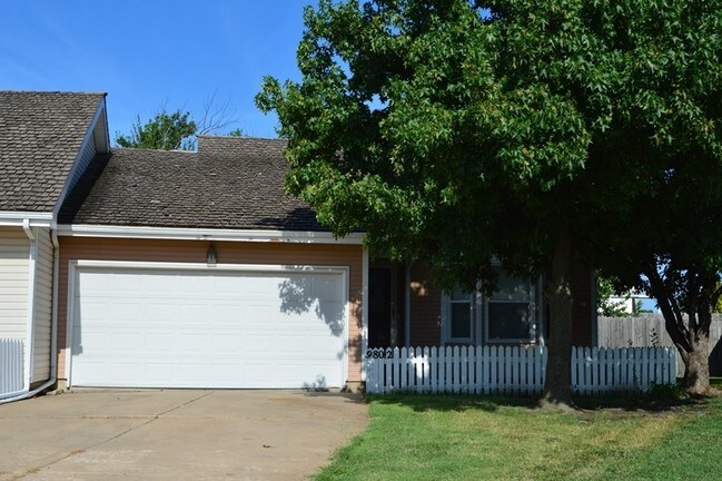 9802 E Cir Boston - Goebel Duplexes