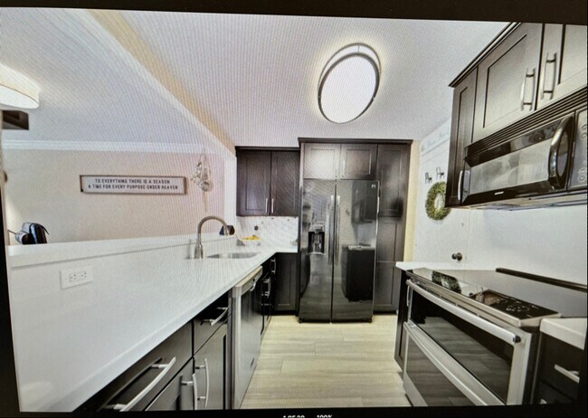 Foto del edificio - 9001 SW 77th Ave
