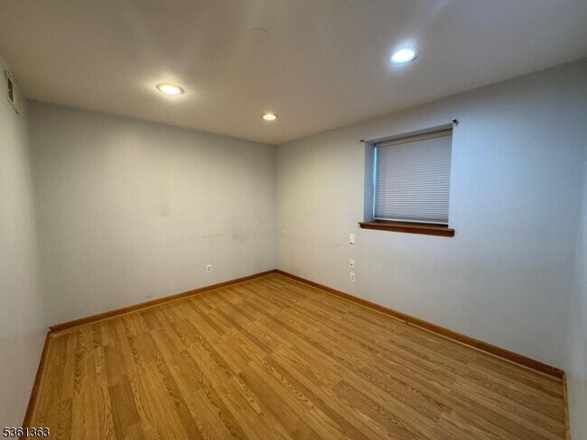 Foto del edificio - 119 Mt Pleasant Ave