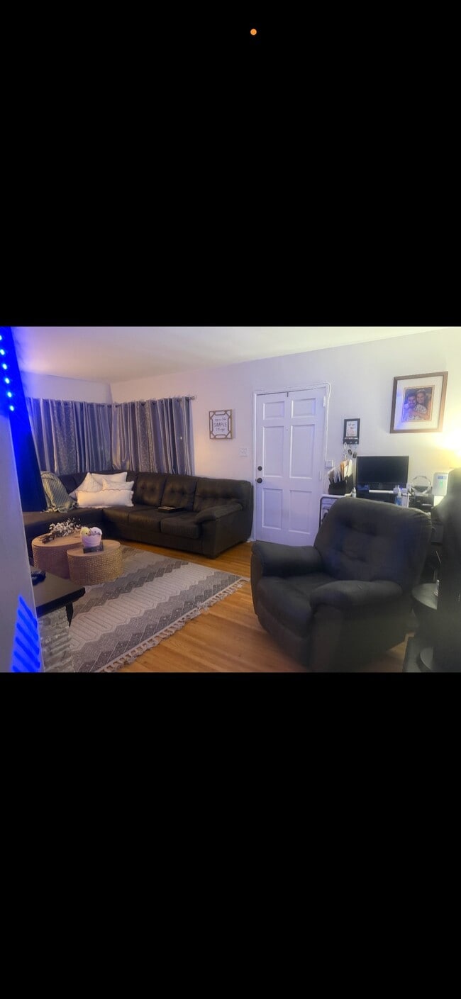Foto del edificio - 4031 Tilden Ave