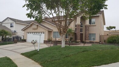 Building Photo - 3015 Briarhaven Ln