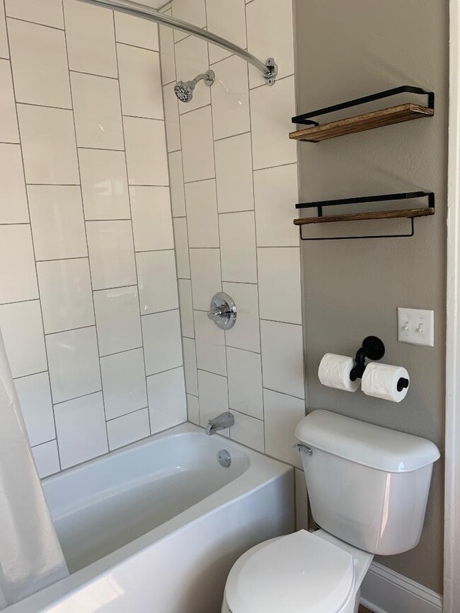 Foto del edificio - 1502 Sugar Grove Ave