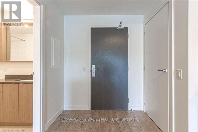 Photo du bâtiment - 133 Bronte Rd