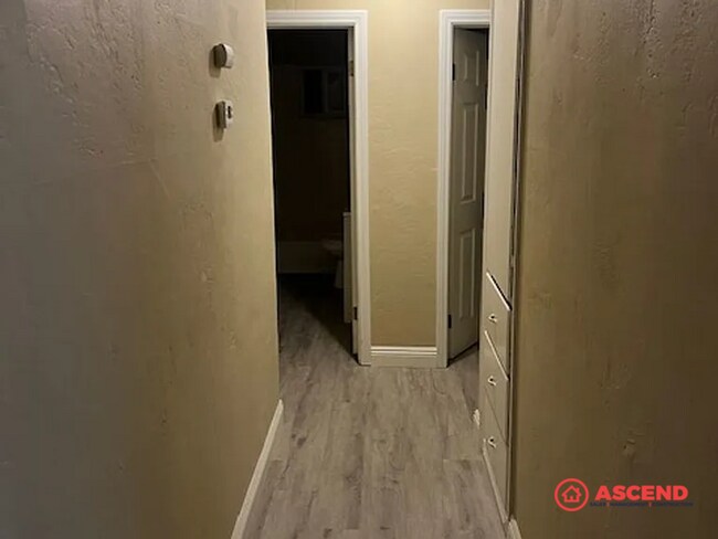 Foto del edificio - Adorable 4 Bedroom Bungalow!