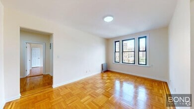Building Photo - 620 W 171st St