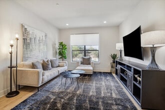 Building Photo - 2137 Pelham Dr