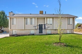 Building Photo - 1721 750 W St