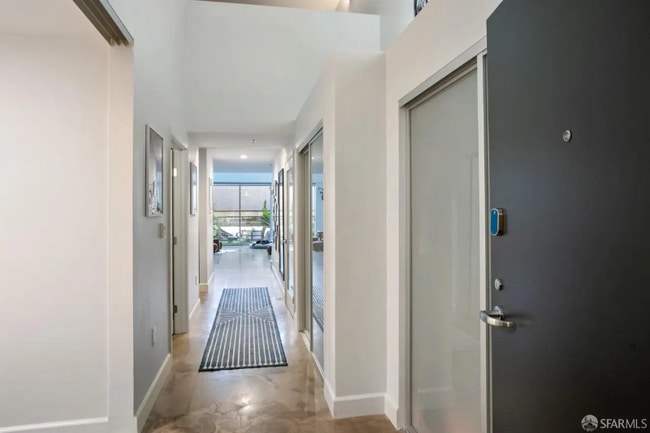 Foto del edificio - 2412 Harrison St