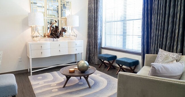 Foto del edificio - Retreat at Stonebridge Ranch Apartments