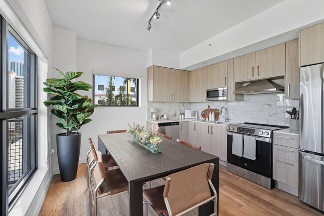 Building Photo - Atlantic Square