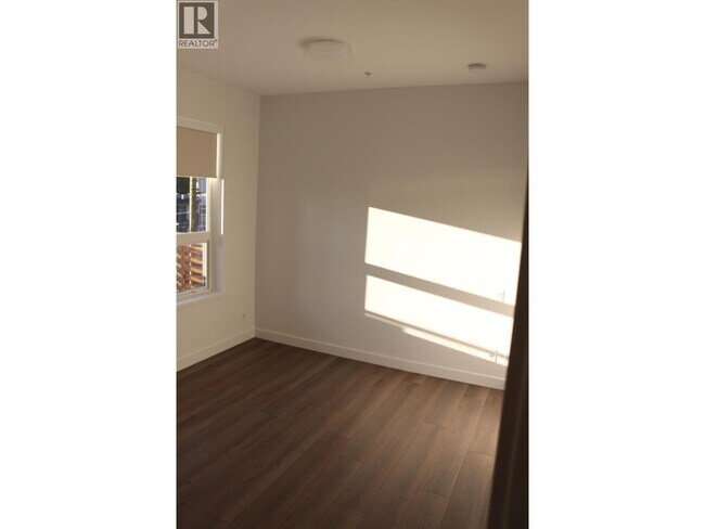 Building Photo - 648 Lea Ave