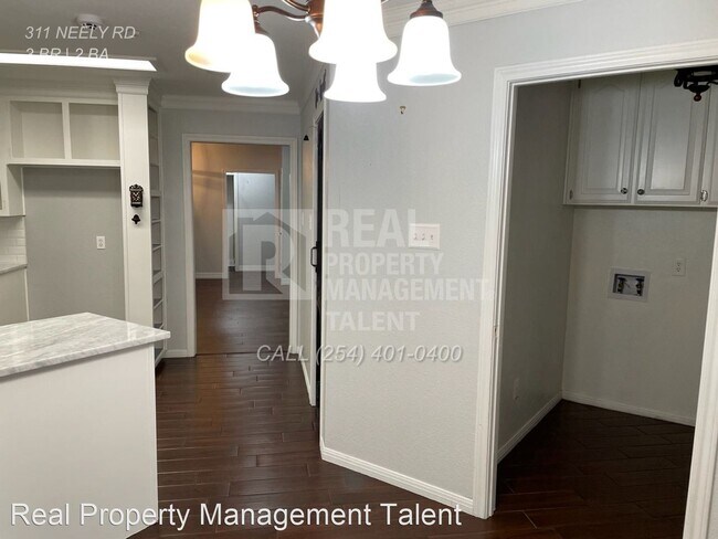 Foto del edificio - 3 br, 2 bath House - 311 Neely Rd