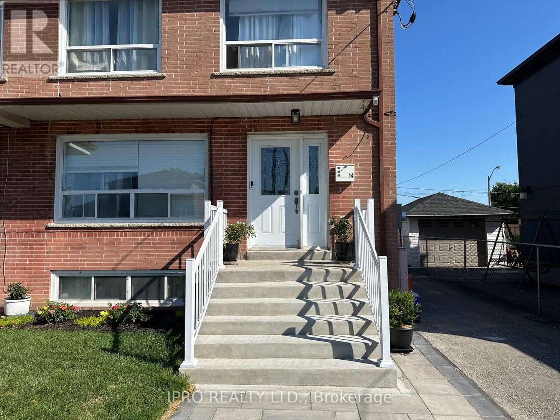 Photo principale - 14 Brigham Ct