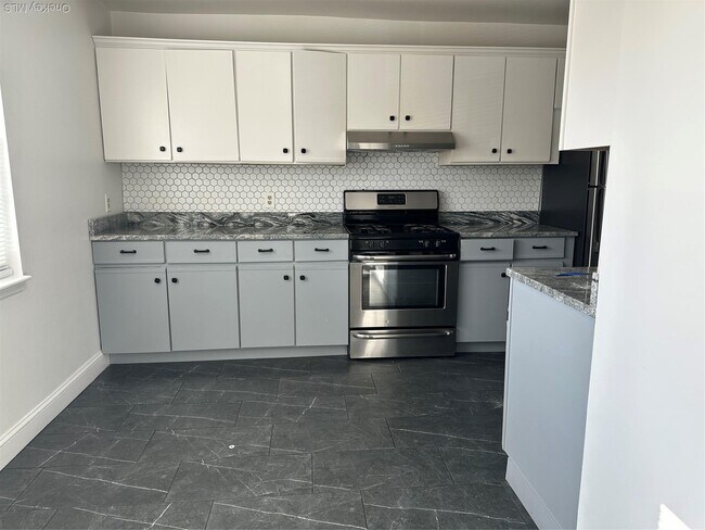 Foto del edificio - 276 Temple Hill Rd