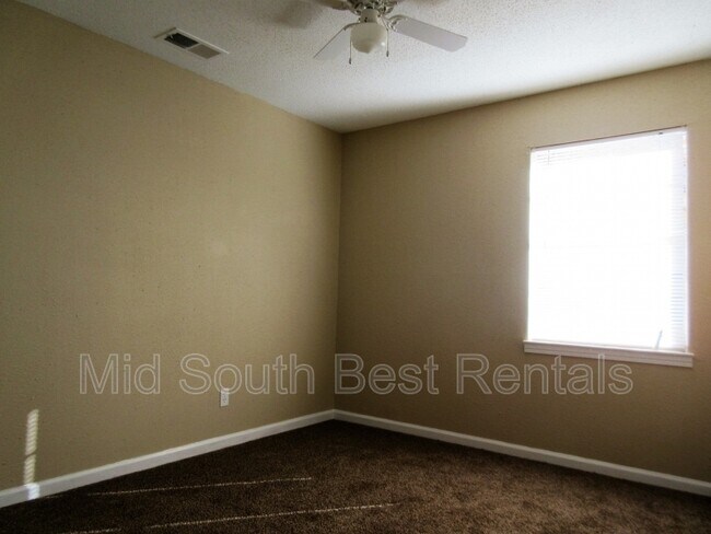 Building Photo - 4264 Westmont Rd