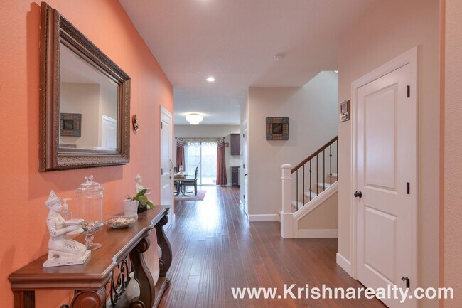 Building Photo - Gorgeous Grace Hollow Home 5BD, 2.5 BA* + ...