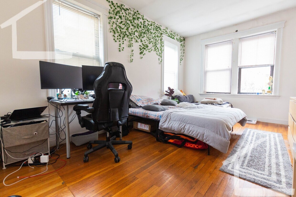 Primary Photo - HOT BRIGHTON LISTING!!!!