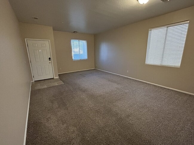 Building Photo - 6805 S 70th Dr