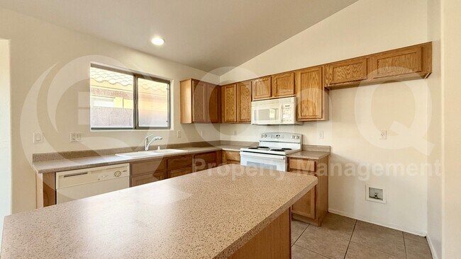 Foto del edificio - 2218 S 114th Ln