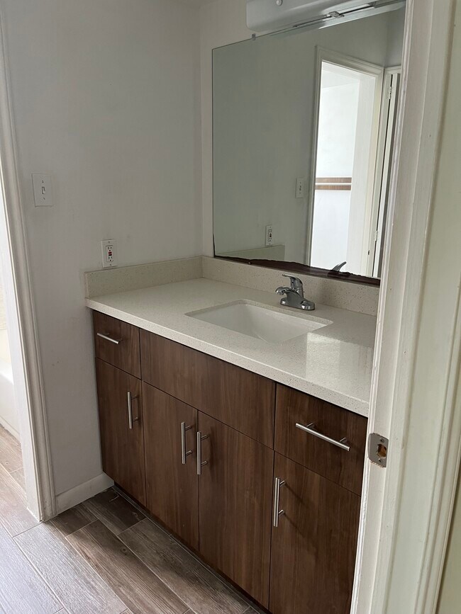 Foto del edificio - 205 N Ormsby St